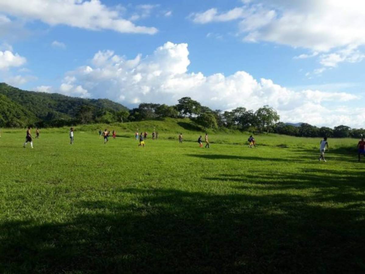 FOTOS: Exóticas canchas en Honduras donde juegan fútbol burocrático